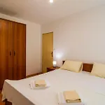 Stunning In With Wifi Apartman